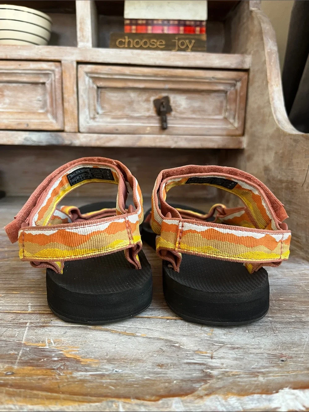 🖤 Teva Originial Universal Sandals Wavy Orange Stripe Size 9 Outdoor Hiking